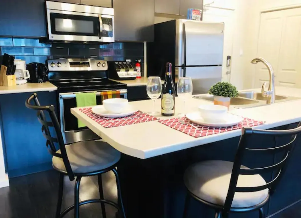 Executive Winderemere Condo I Secure Ug Parking I Wifi! Edmonton